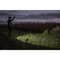 Lampe Torche Chasse 100 Lumens Zoom Noir -Pêche Fournitures Magasin lampe torche chasse 100 lumens zoom noir 2